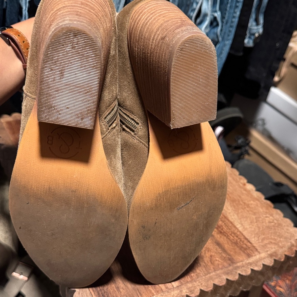 TREASURE&BOND Tan Suede Ankle Boots - Picture 4 of 6